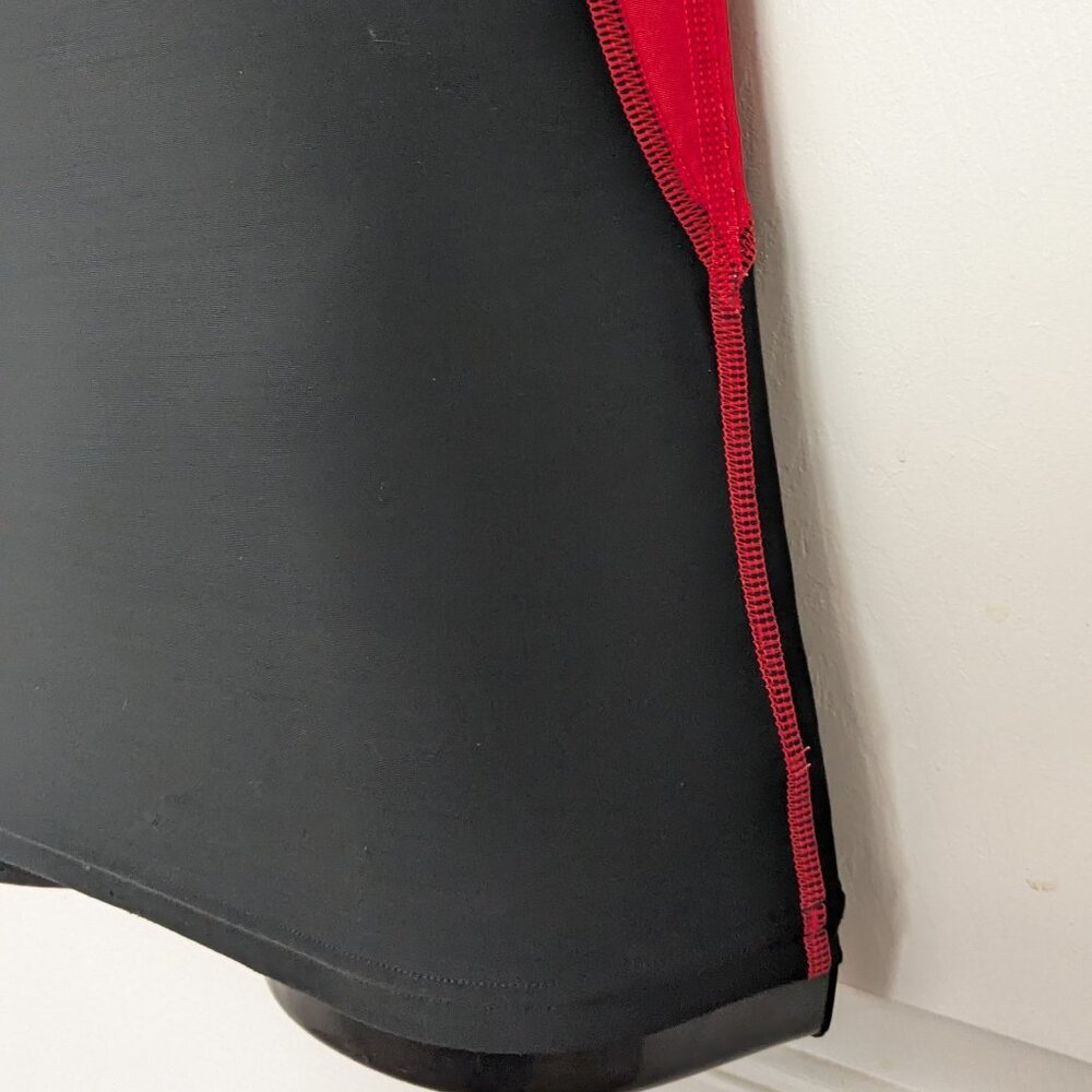 UNDER ARMOUR Boy's Athletic T-Shirts Size L Black/Red - Picture 4 of 8